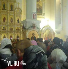 В ночь на Пасху в храмах Владивостока проходят всенощные бдения 